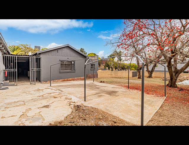 773M² OFFICE FOR SALE IN FERNDALE